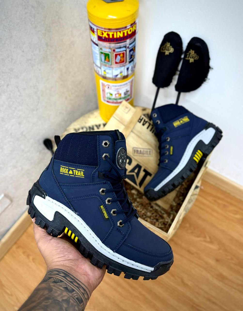 BOTA CAT/ ROCK TRAIL PREMIUM CU + CAJA