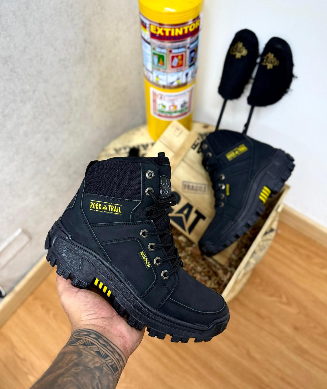 BOTA CAT/ ROCK TRAIL PREMIUM CU + CAJA