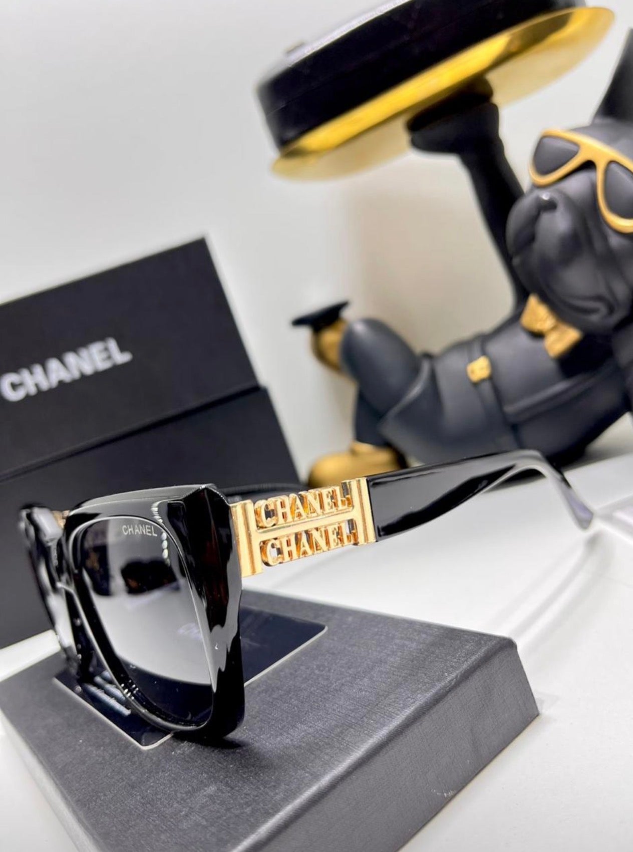 Gafas Chanel. Doble logo
