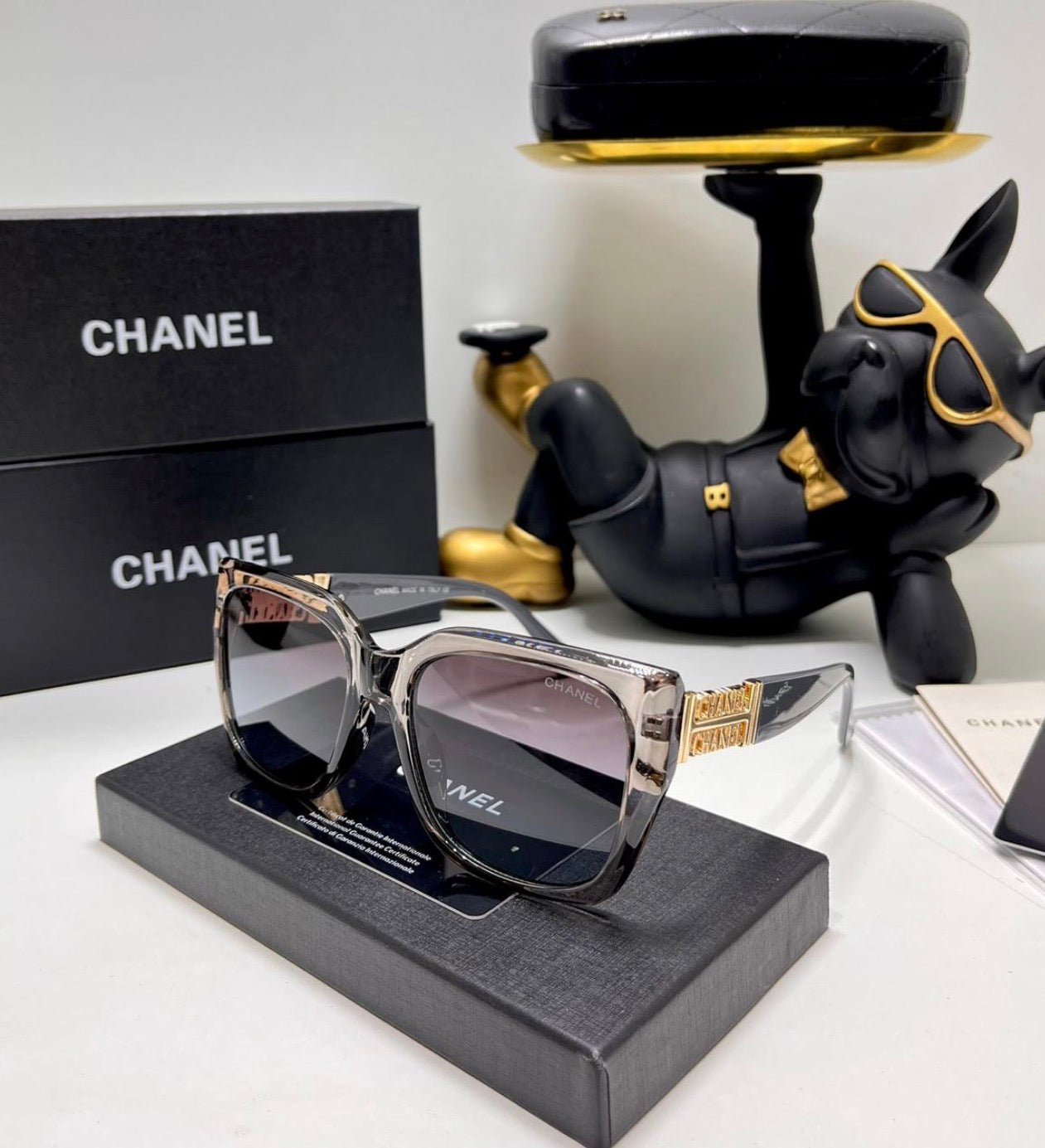 Gafas Chanel. Doble logo