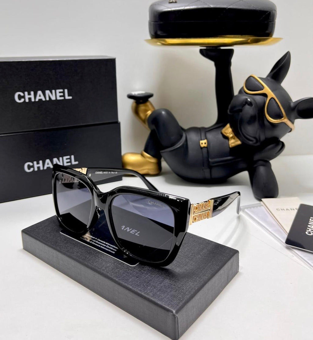 Gafas Chanel. Doble logo